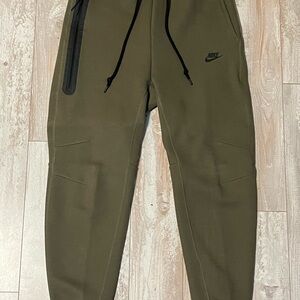 Nike Khaki Green Apparel